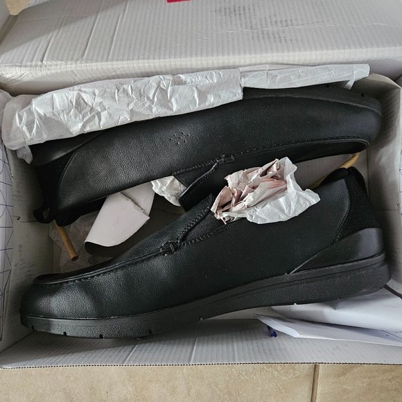 NEW Mens black loafers. Size 12 - Picture 1 of 3